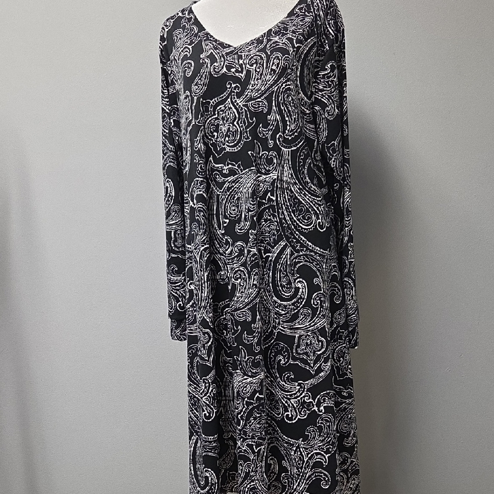 LuLaRoe Black and White Long Sleeve Dress